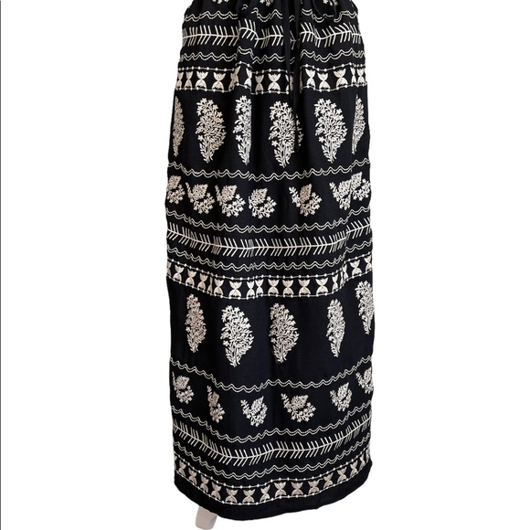 THML Black & Cream Embroidered Halter Maxi Dress NWT Women’s Size Medium - Picture 4 of 11